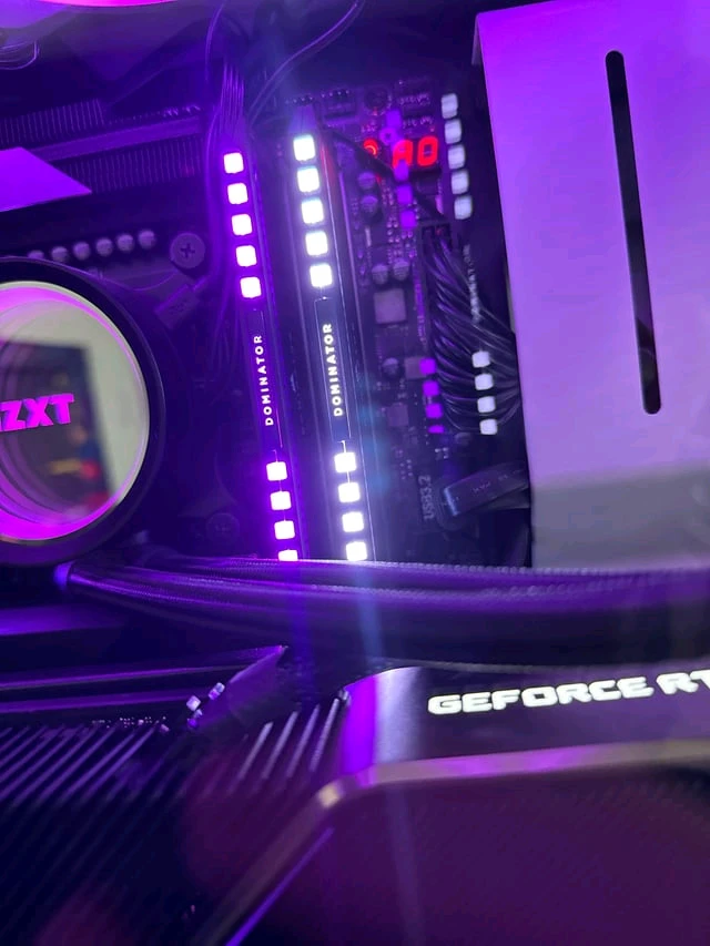 커세어 도미네이터 플래티넘 RGB DDR4 16기가 램 이미지