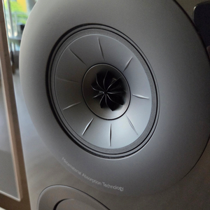 KEF R3META 이미지