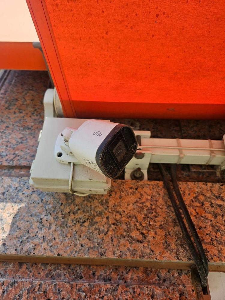 hikvision ids-7216huhi-m2/s 하이크비전 800만화소 16채널 본체와 카메라8대 이미지