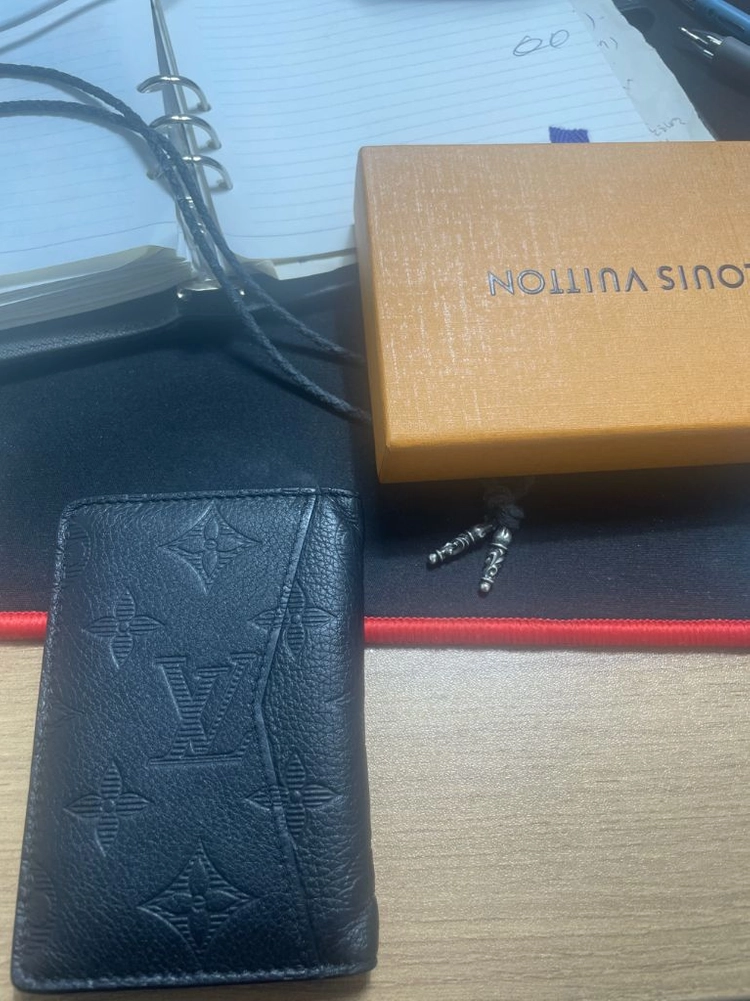 루이비통 포켓 오거나이저 모노그램 쉐도우 블랙 M62889 이미지