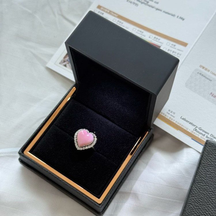 [새상품] 핑크 하트 콘치 쉘 12mm 랩다이아 24pcs 14k 화이트골드 반지 이미지