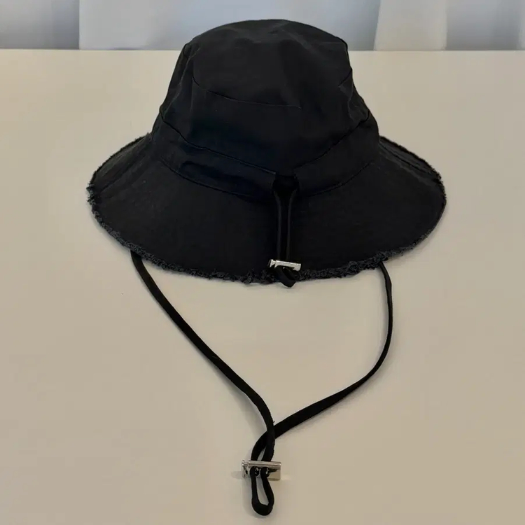 자크뮈스(Jacquemus) 르밥 아티초크 버킷햇 블랙F 이미지
