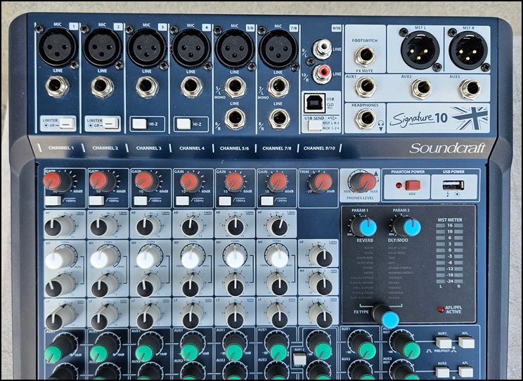 사운드크래프트(Soundcraft) Signature 10 중고 아날로그 믹서 이미지