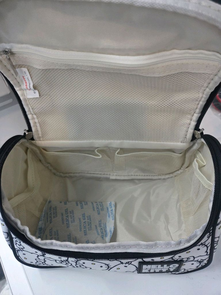 산리오 헬로키티 파우치,여행용 화장품 가방 이미지