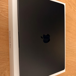 맥북프로 M4 Pro 24GB 1TB 이미지