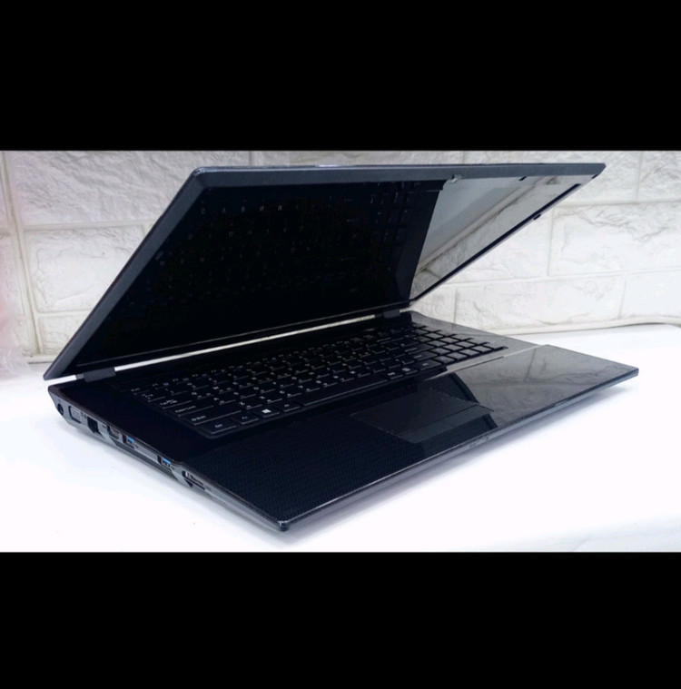 17인치 GIGABYTE 노트북 i5-3230M 8GB SSD 240GB 이미지