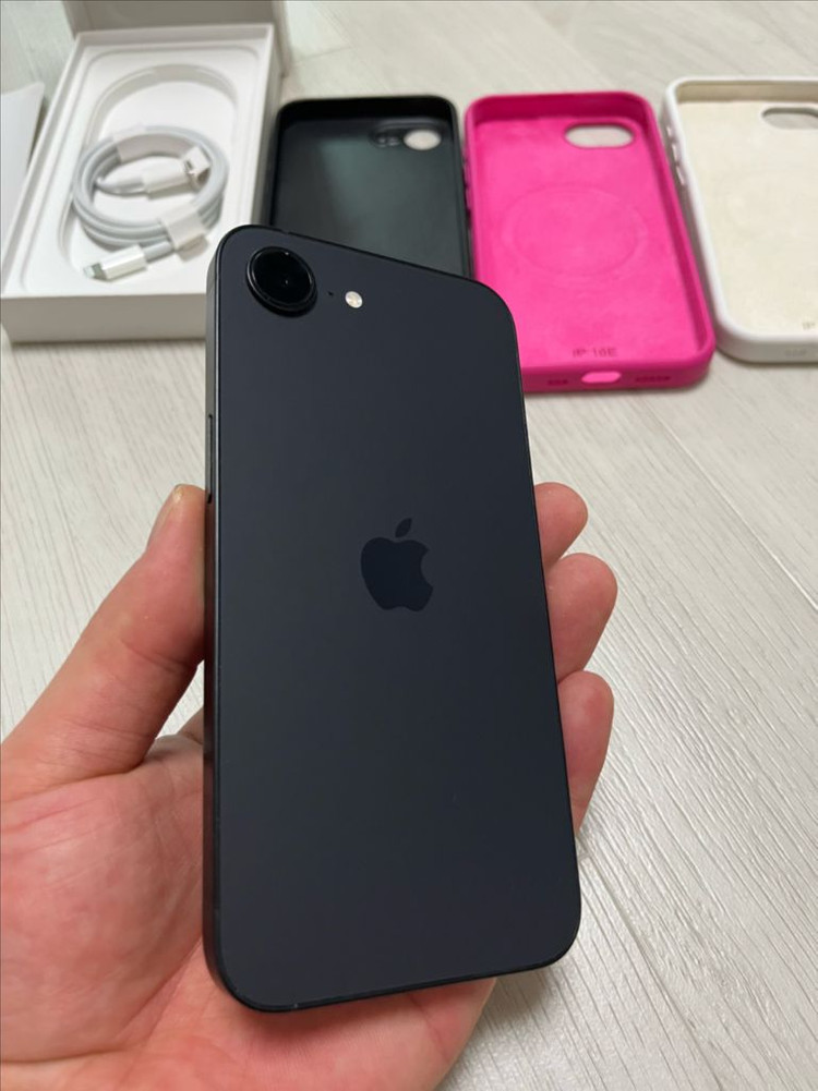 아이폰16e 512GB 애플케어 이미지