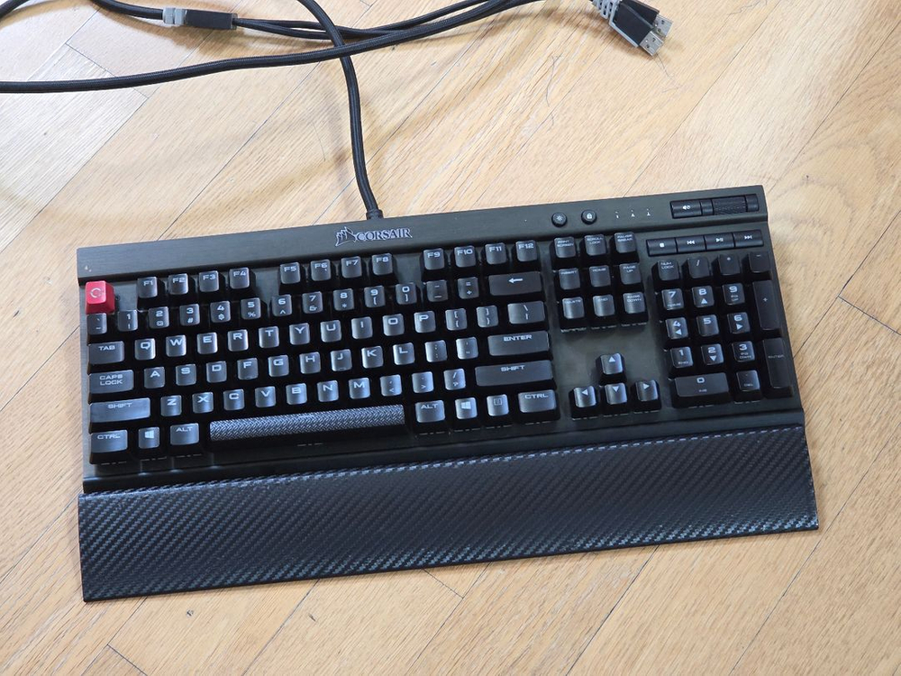 커세어 K70 LUX RGB 갈축 영문 키보드 이미지