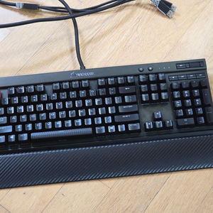 커세어 K70 LUX RGB 갈축 영문 키보드 이미지
