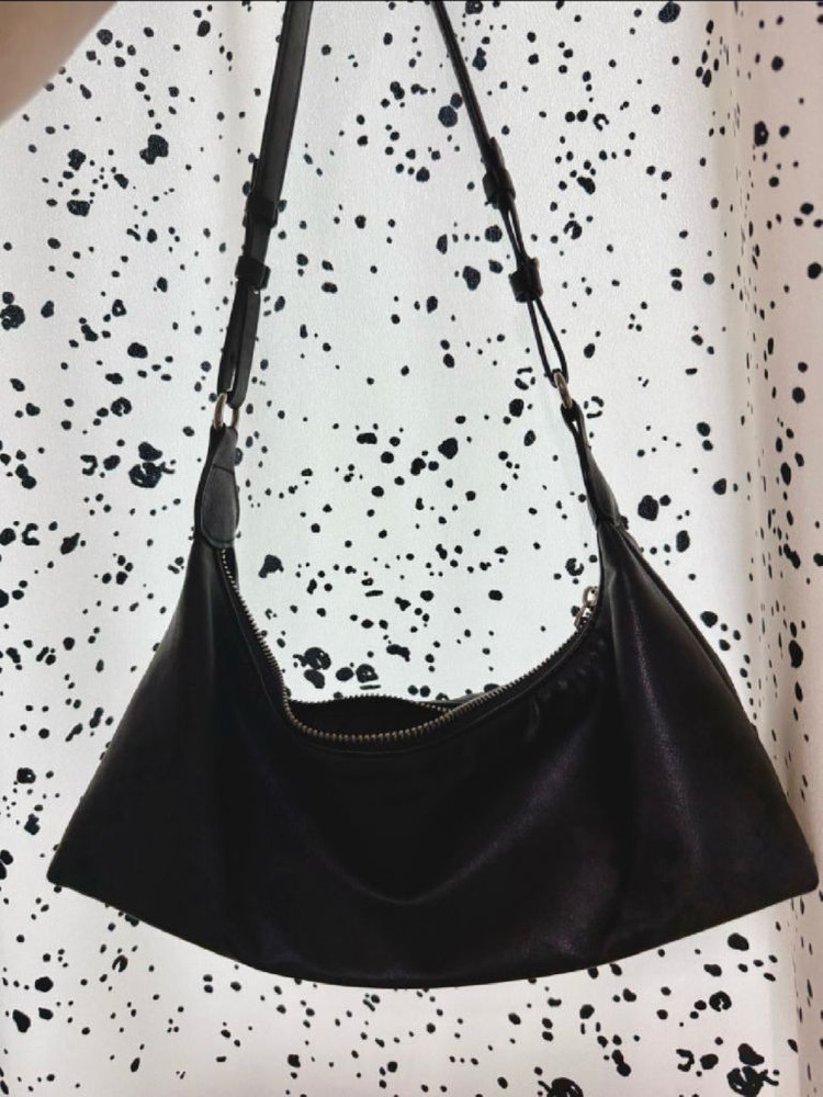 니브 Neev 가방 Medium Square Hobo Bag (Black)+ (새제품)마이아 미니 캔버스백 이미지