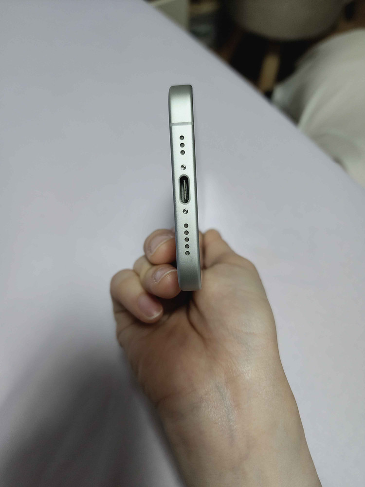 아이폰 16 256GB 화이트 이미지