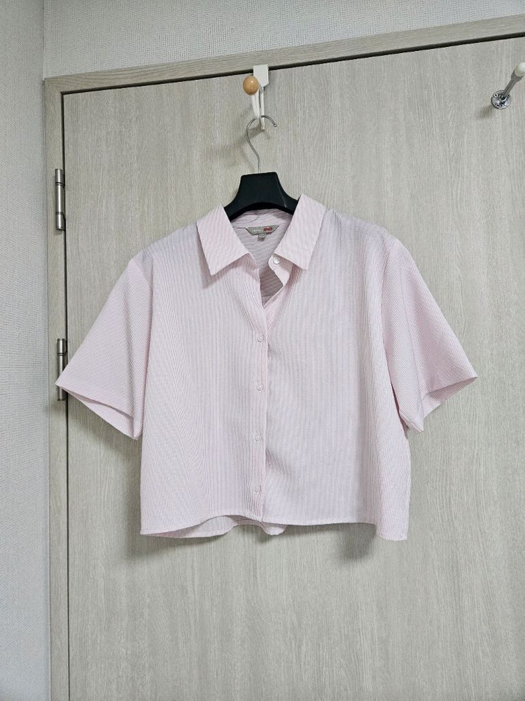 SPAO 스트라이프 반팔 크롭 셔츠, 쿨링 소재 이미지