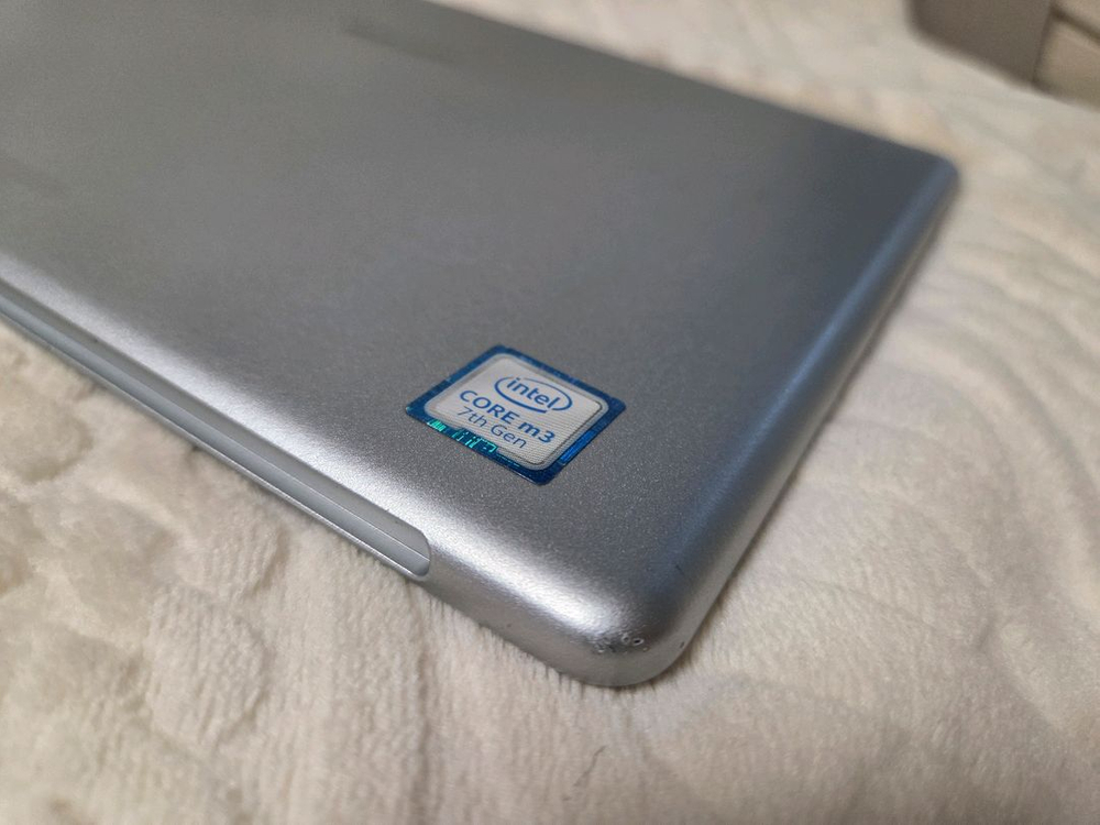 삼성 갤럭시북 10.6 RAM 4GB, 128GB 와이파이모델 팔아요. 이미지