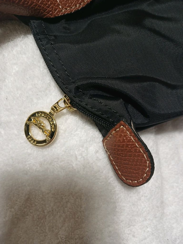 롱샴 르플리아쥬 블랙 미듐 숄더백 팝니다 이미지