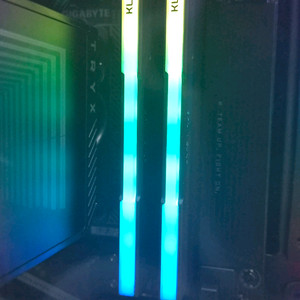 에센코어 클레브 DDR5-6000 CL30 CRAS V RGB 블랙 패키지 서린 32GB(16Gx2) 이미지