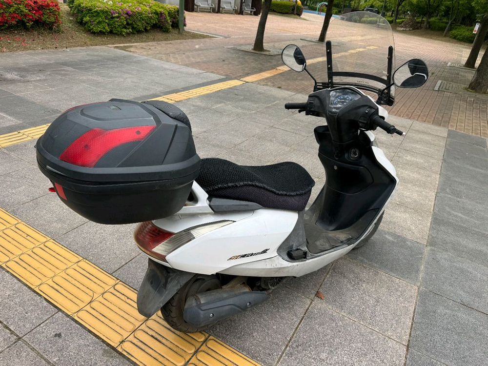 혼다 scr110 알파 화이트컬러 판매합니다 이미지