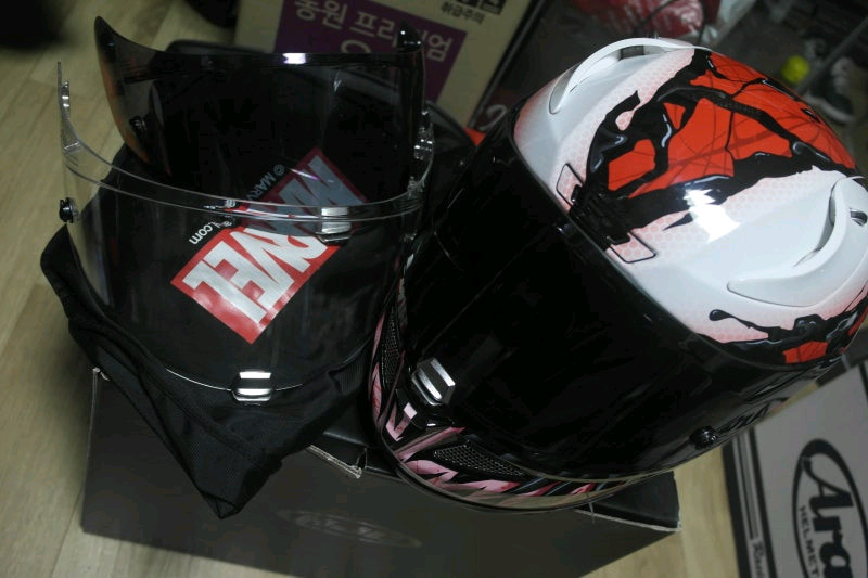 [신형] 홍진 알파11 카니지 XL -검빨흰- 이미지