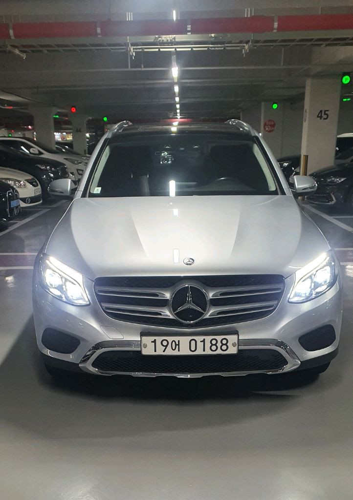 벤츠 GLC220D 4MATIC 판매 합니다 이미지