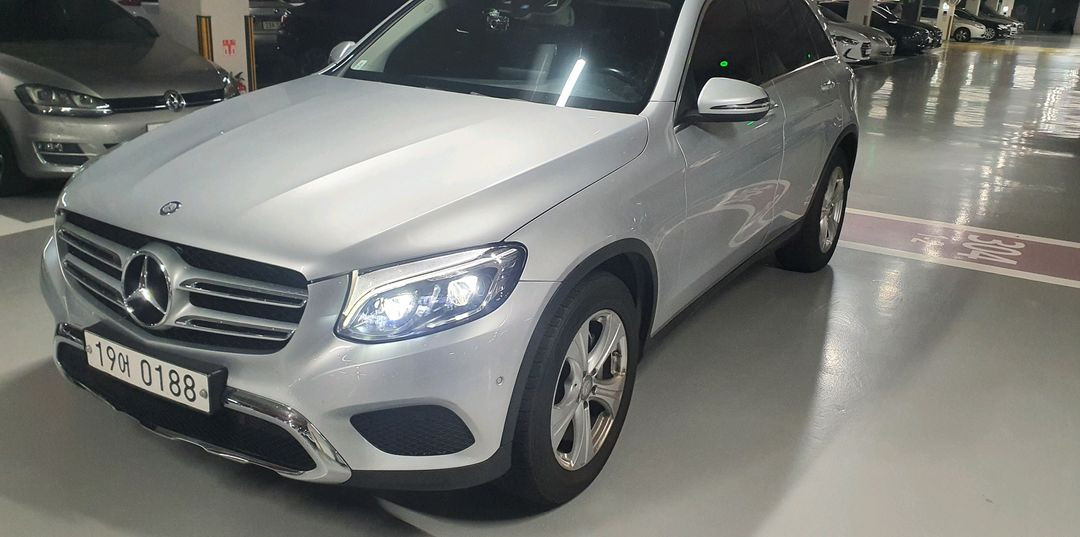 벤츠 GLC220D 4MATIC 판매 합니다 이미지