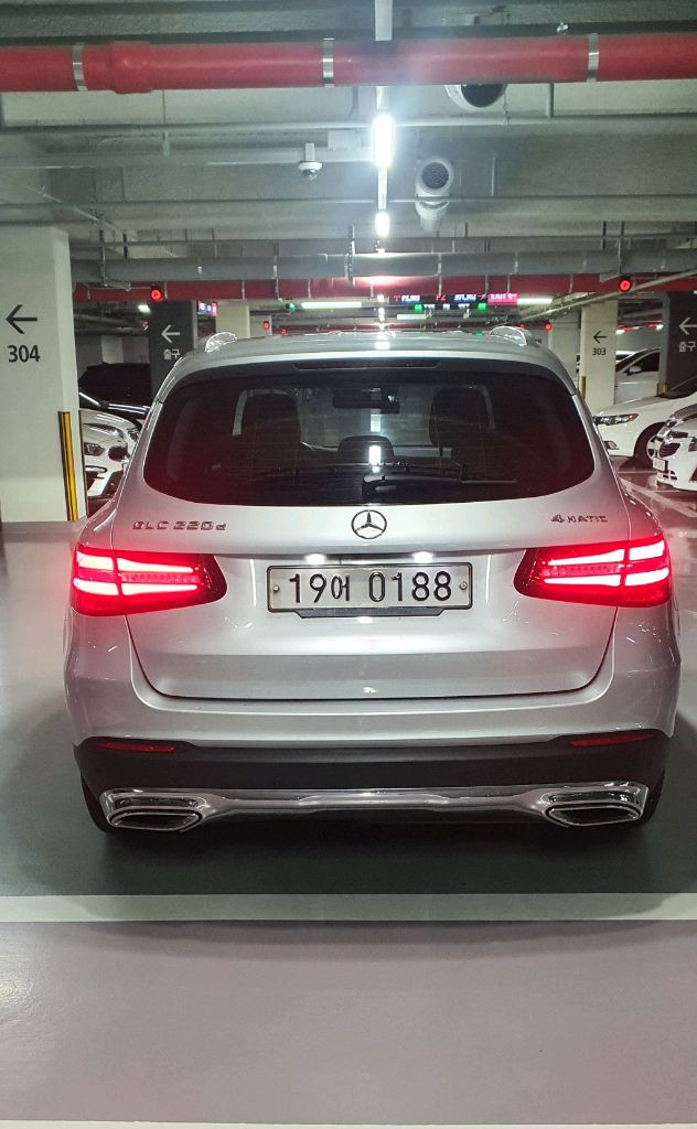 벤츠 GLC220D 4MATIC 판매 합니다 이미지