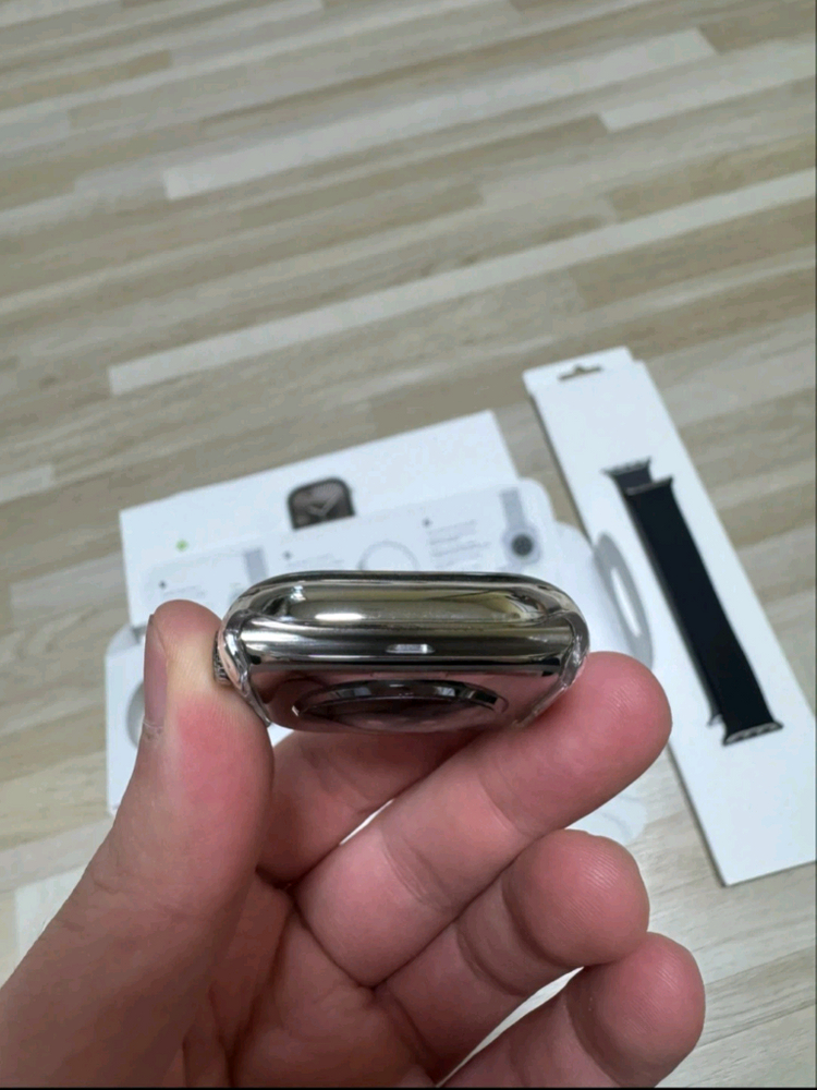 애플워치 10 46mm 내추럴 티타늄 이미지