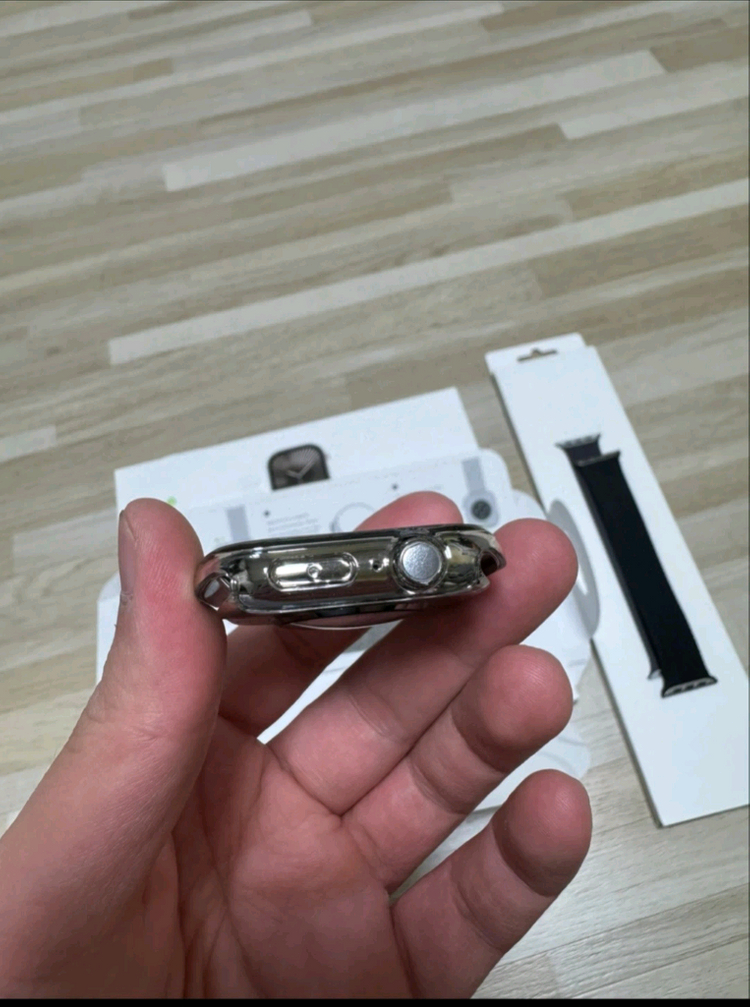 애플워치 10 46mm 내추럴 티타늄 이미지