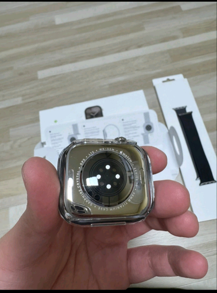 애플워치 10 46mm 내추럴 티타늄 이미지