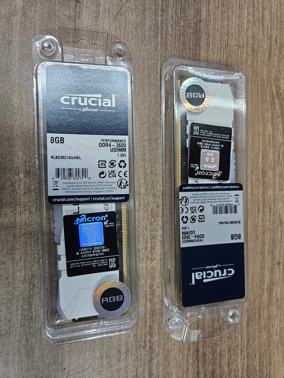 Crucial Ballistix DDR4 3600 CL16 RGB White (8GB)X2 총 16GB 이미지