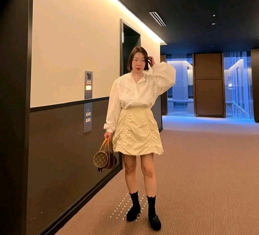 위아히얼 프릴 블라우스 - 화이트 이미지