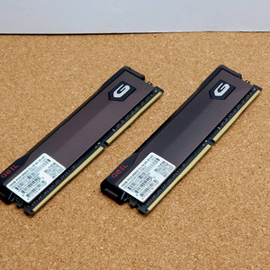 geil 게일 DDR4 32GB (16GBx2) RAM 판매합니다 이미지
