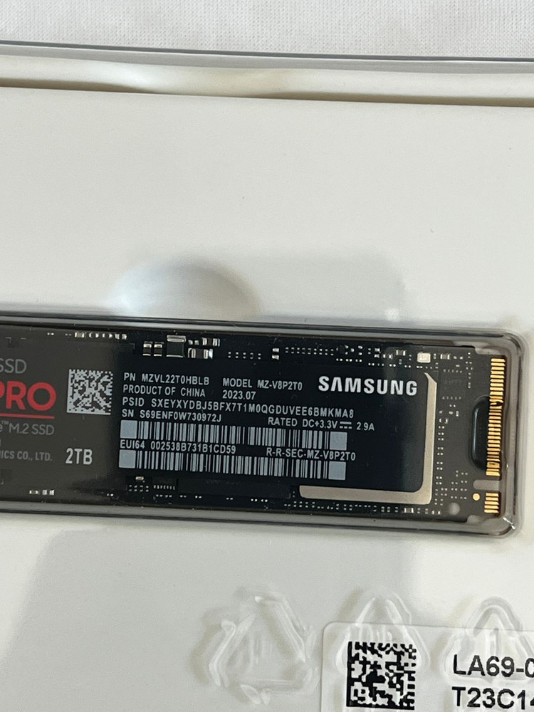 삼성 M.2 NVMe SSD 980Pro 2TB / WD BlackM.2 2TB 이미지