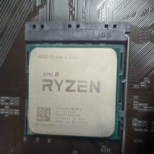 AMD 라이젠 3200G CPU 이미지