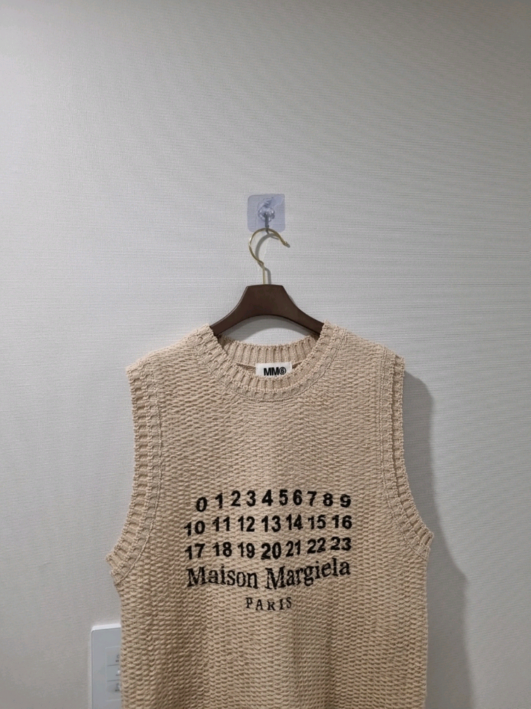 메종 마르지엘라 mm6 니트 조끼 베이지 이미지