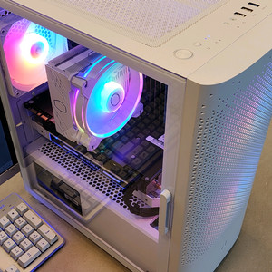 (S급)화이트 컴퓨터 본체 라이젠5-3500x/GTX1070*8GB/DDR4램16GB 이미지