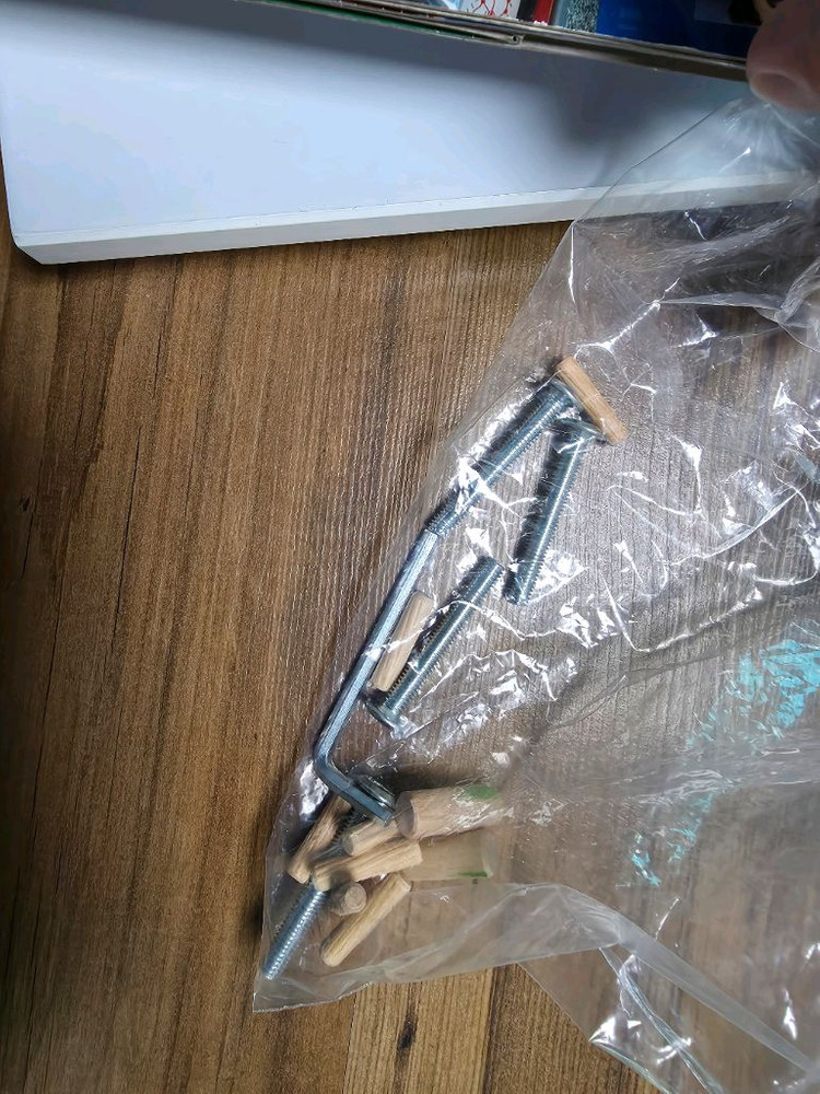 브리오디러스+테이블 이미지