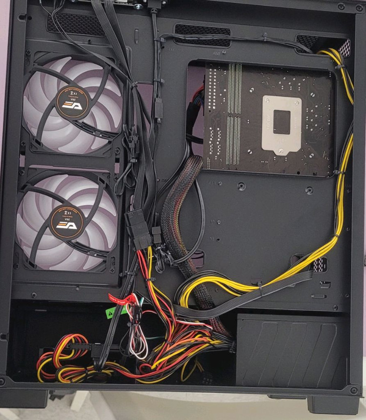 i5 8400 ram16g gtx1050 ssd250g 신품케이스 본체 이미지