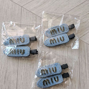 미우미우 머리핀 이미지