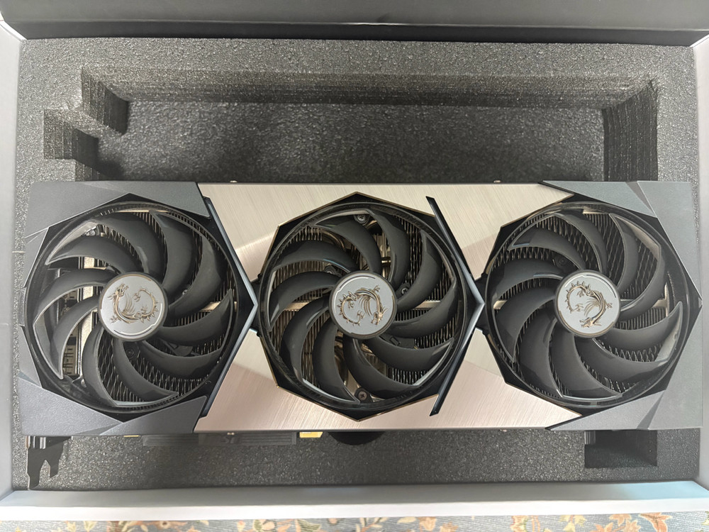 MSI RTX 3080 SUPRIM X 이미지