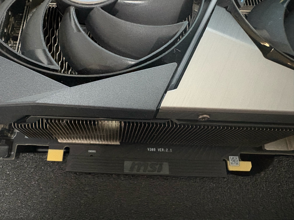 MSI RTX 3080 SUPRIM X 이미지