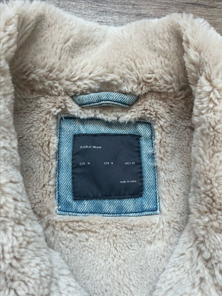 자라 남자 데님 퍼 자켓 M 100 ZARA 연청 트러커 데미지 겨울 쉐르파 셰르파 양털 무스탕 느낌 이미지