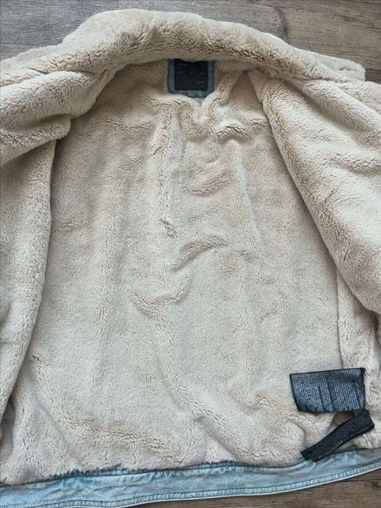자라 남자 데님 퍼 자켓 M 100 ZARA 연청 트러커 데미지 겨울 쉐르파 셰르파 양털 무스탕 느낌 이미지