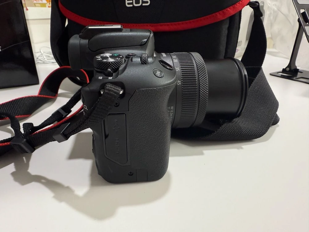 캐논 EOS-R50 미러리스 카메라 세트 이미지