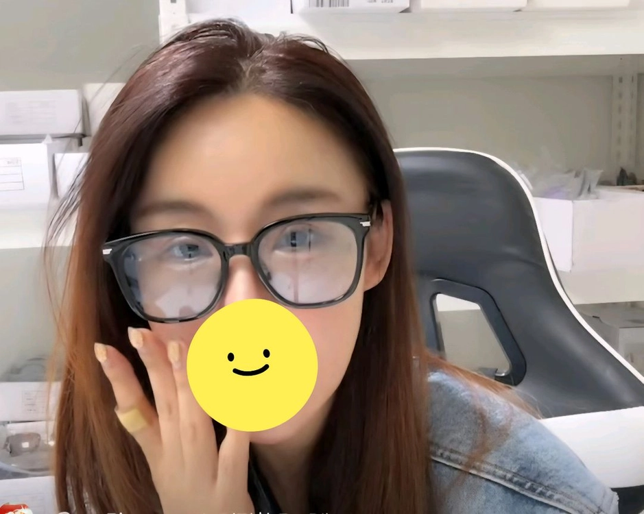 컬러 안경 3종 이미지