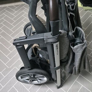 접이식 유모차 이미지
