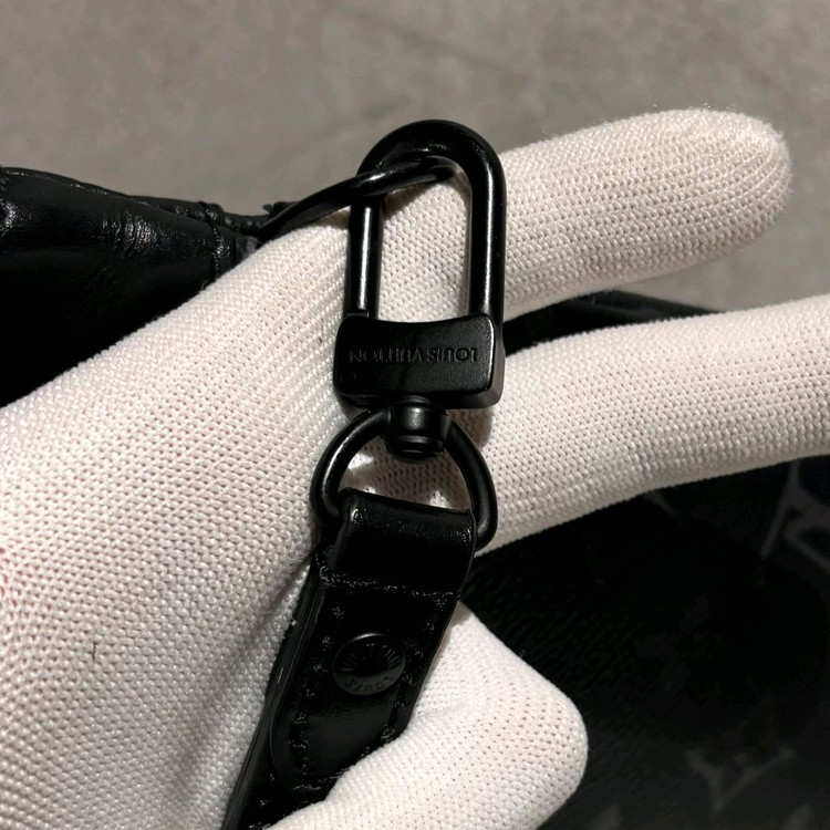 루이비통 이클립스 투고 클러치백 이미지