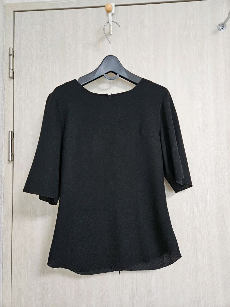 모조에스핀 반팔 블라우스 블랙 55 이미지