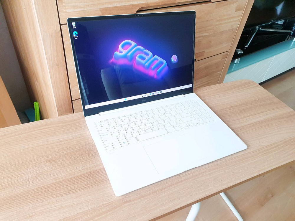 최상급 24년 LG 그램 프로16 울트라5 Ai 코어 풀세트 순정 윈11 이미지