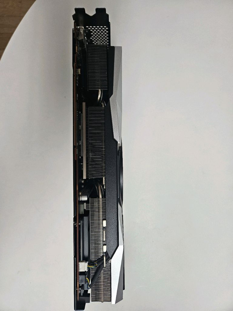 라데온 RX 6800 XT 그래픽카드 이미지