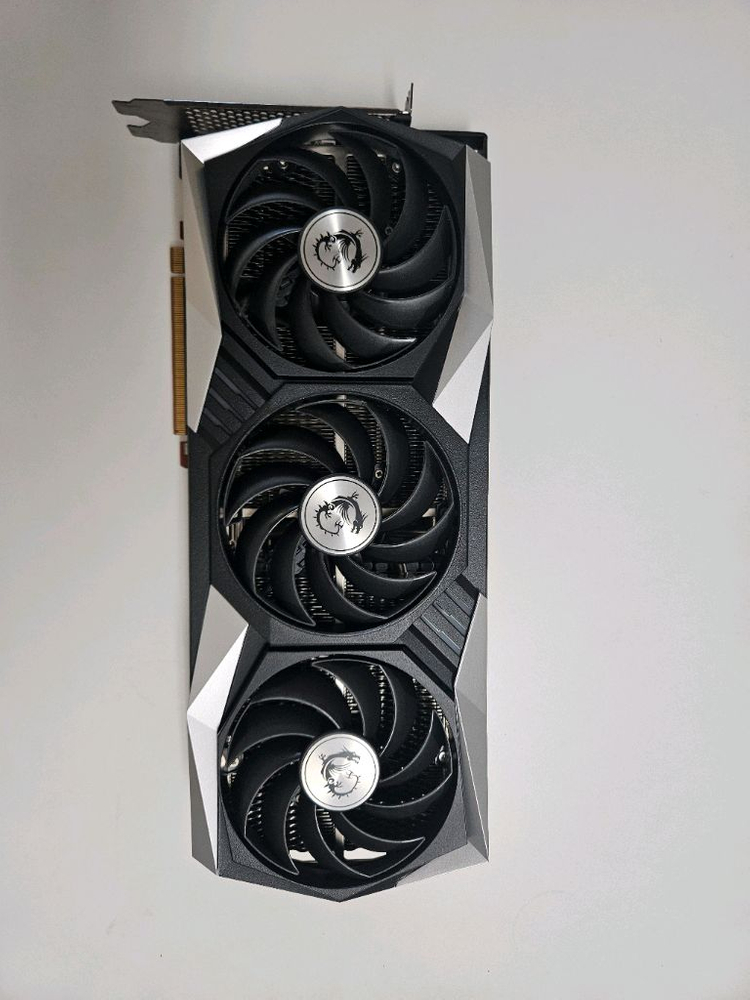 라데온 RX 6800 XT 그래픽카드 이미지