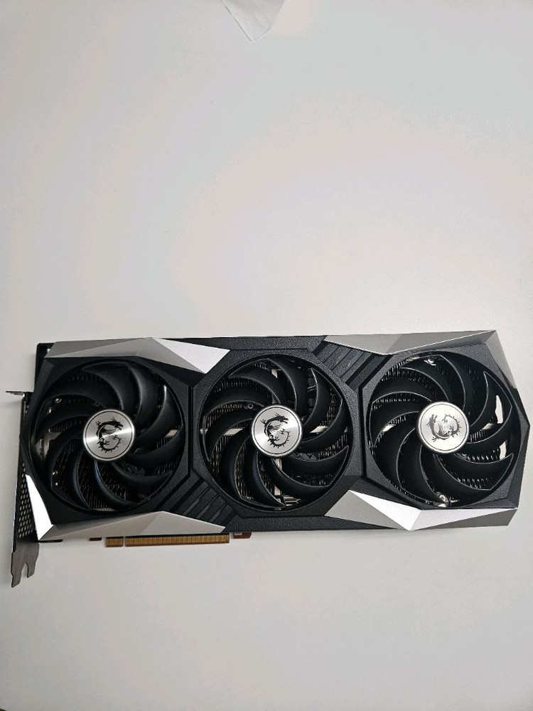 라데온 RX 6800 XT 그래픽카드 이미지